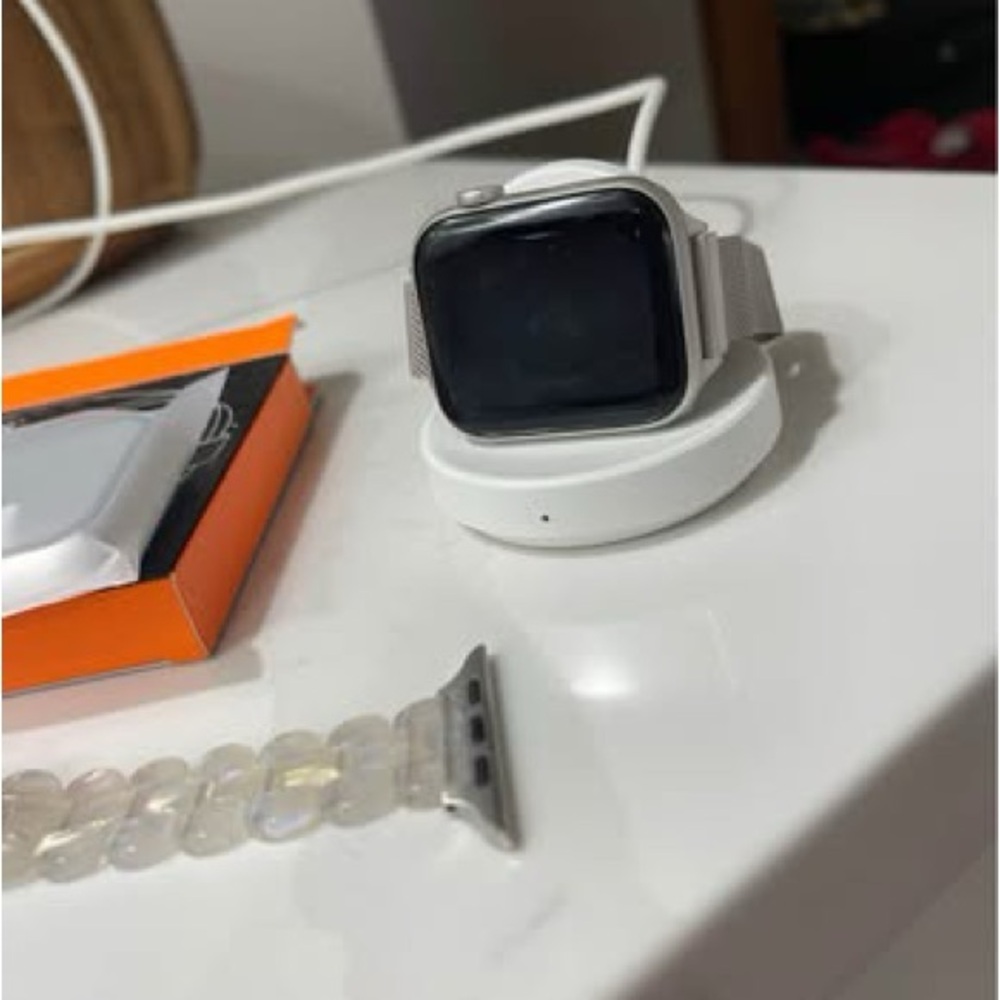 Apple Watch SE (2nd Gen) (GPS, 44mm) with Protector and Extra Bands